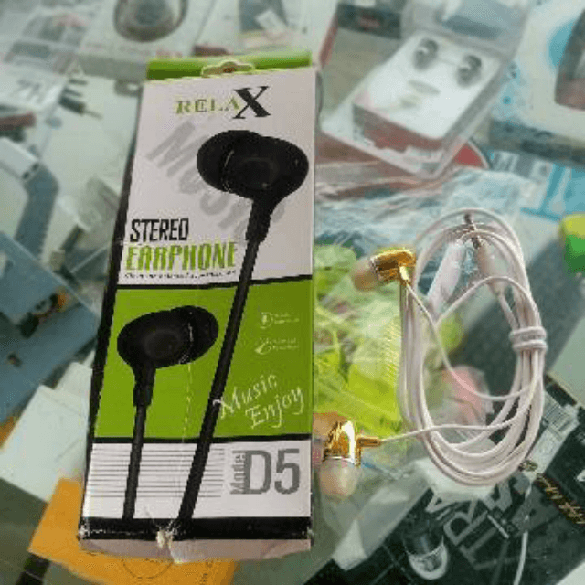 Stereo Earphone clean and Balanced acousticsound Earphone